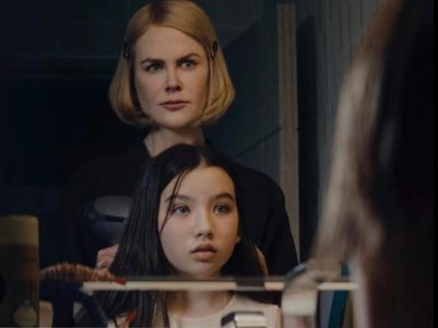 Still of Tiana Gowen and Nicole Kidman in Expats