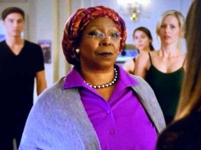 Michelle Lenhardt in Glee “Swan Song”