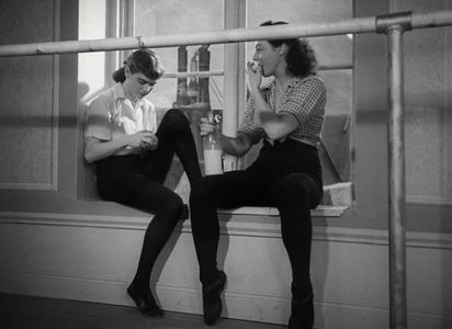 Eva Henning and Mimi Nelson in Thirst (1949)