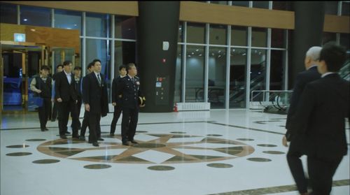 Kyung-Ryong Kim and Ko In-beom in The K2 (2016)