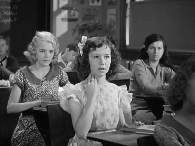 Betty Carse, Virginia Davis, and Anne Shirley in Three on a Match (1932)