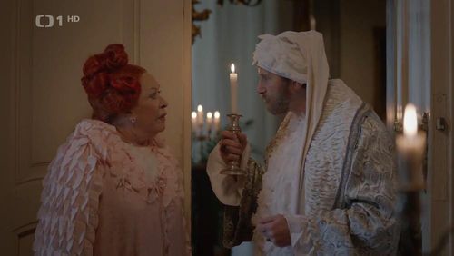 Jirina Bohdalová and Jan Hrusínský in Duch nad zlato (2013)