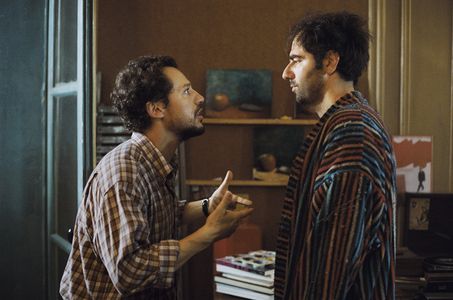 Stefano Accorsi and Neri Marcorè in Tous les soleils (2011)