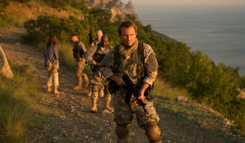 Christian Slater, Sean Bean, James Cromwell, Ving Rhames, and Oksana Korostyshevskaya in Soldiers of Fortune (2012)