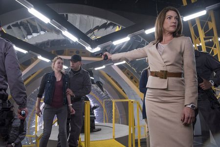 Rya Kihlstedt and Gatlin Kate James in Heroes Reborn (2015)