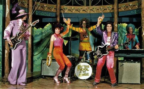 Debra Clinger, Louise DuArt, Michael Lembeck, Mickey McMeel, and Bert Sommer in The Krofft Supershow (1976)