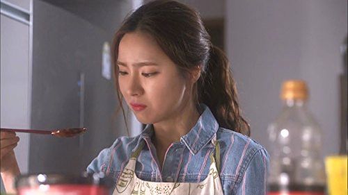 Shin Se-Kyung in The Girl Who Sees Smells (2015)