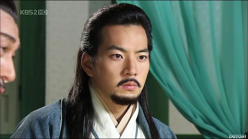 Song Il-guk in Emperor of the Sea (2004)