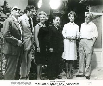Sophia Loren, Marcello Mastroianni, Vittorio De Sica, Joseph E. Levine, and Carlo Ponti in Yesterday, Today and Tomorrow
