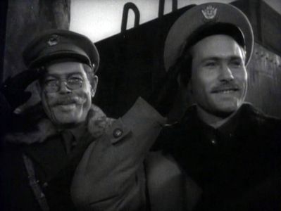 Vasiliy Shukshin and Stepan Krylov in Zolotoy eshelon (1959)