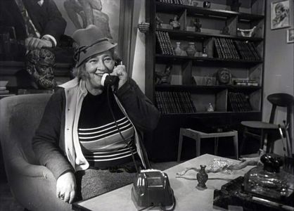 Faina Ranevskaya in Lyogkaya zhizn (1964)