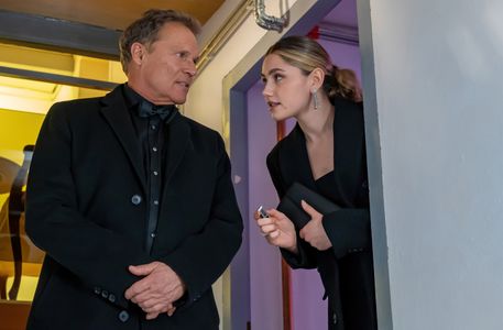 Christian Tramitz and Mitsou Jung in Hubert ohne Staller: Die Kunst des Einbrechens (2024)