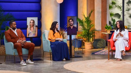 Shaun Robinson, Kimberly Rochelle, Julio Moya, Tejaswi Goswami, and Kirsten Schoemaker in 90 Day Fiancé: The Other Way: 