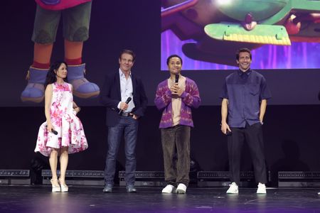 Dennis Quaid, Lucy Liu, Jake Gyllenhaal, and Jaboukie Young-White