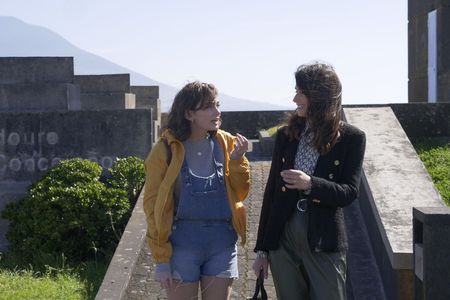 Catarina Rebelo and Ana Varela in Amar Demais (2020)