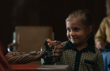River Price-Maenpaa as Laurel in Tales From the Loop (2020)