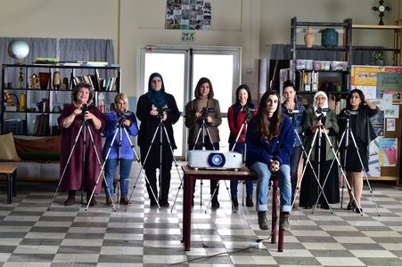 Marlene Bajali, Dana Ivgy, Amal Murkus, Aseel Farhat, and Khawlah Hag-Debsy in Cinema Sabaya (2021)