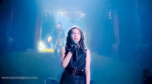 Merit Leighton on stage singing at the SPIKE TV VGAs- with Lorne Balfe and orchestra for GOTY tribute of Dishonored