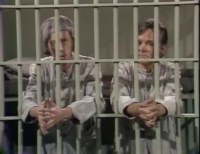 Dennis Allen and Bob Crane in Rowan & Martin's Laugh-In (1967)