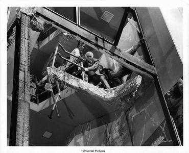 Lorne Greene and John Elerick in Earthquake (1974)
