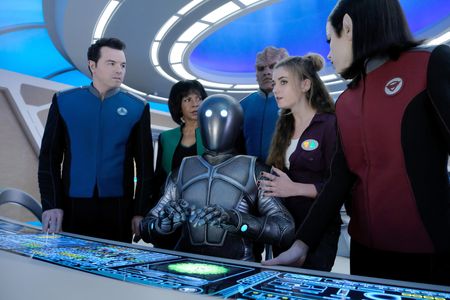 Penny Johnson Jerald, Seth MacFarlane, Peter Macon, Mark Jackson, Halston Sage, and Giorgia Whigham in The Orville (2017
