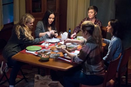 Kim Rhodes, Kathryn Newton, Briana Buckmaster, Katherine Ramdeen, and Clark Backo in Supernatural (2005)