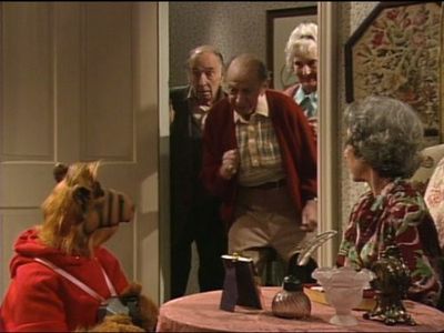 Frances Bay, Eric Christmas, Paul Fusco, Phil Leeds, and Amzie Strickland in ALF (1986)