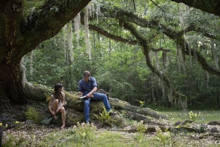 Taylor John Smith and Daisy Edgar-Jones in Where the Crawdads Sing (2022)