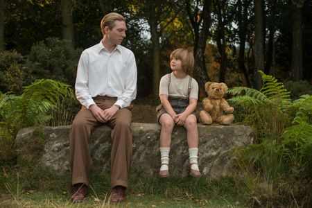 Domhnall Gleeson and Will Tilston in Goodbye Christopher Robin (2017)