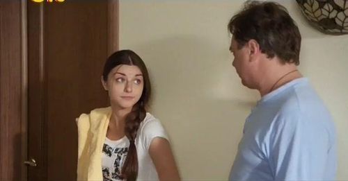 Andrey Leonov and Anastasiya Sivaeva in Papiny dochki (2007)