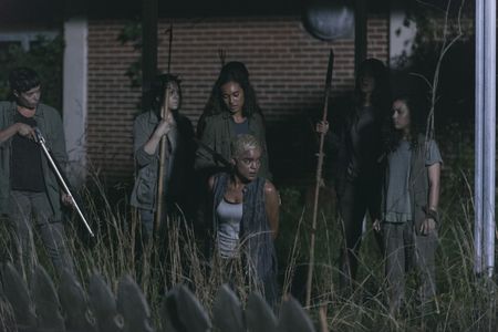 Nicole Barré, Sydney Park, Briana Venskus, Mimi Kirkland, and Elizabeth Faith Ludlow in The Walking Dead (2010)