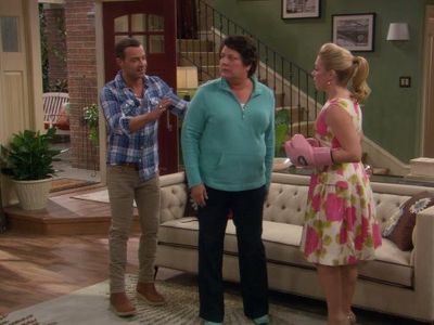 Melissa Joan Hart, Joey Lawrence, and Carole Gutierrez in Melissa & Joey (2010)