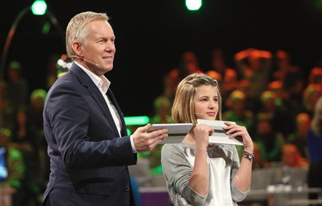 Johannes B. Kerner and Emma Schweiger in Das Spiel beginnt! (2015)