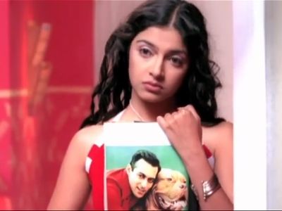Salman Khan and Divya Khosla Kumar in Honey Honey (2005)