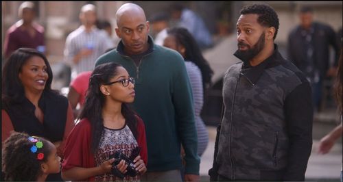 Nia Long, Mike Epps, James Lesure, Aalyrah Caldwell, and Iman Benson in Uncle Buck (2016)