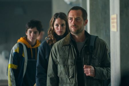 Stéphane Caillard, Stephen Campbell Moore, and Mathieu Torloting in War of the Worlds (2019)