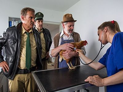 Hans-Maria Darnov, Christian Tramitz, Helmfried von Lüttichau, and Katja Danowski in Hubert ohne Staller (2011)