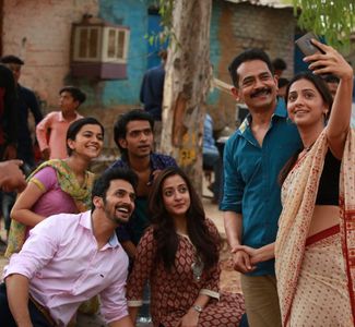 Atul Kulkarni, Raima Sen, Bhushan Pradhan, Tejashree Pradhan, Prathamesh Parab, and Krutika Deo in Anya The Other (2022)