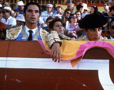 Javier Conde and Rosario Flores in Talk to Her (2002)