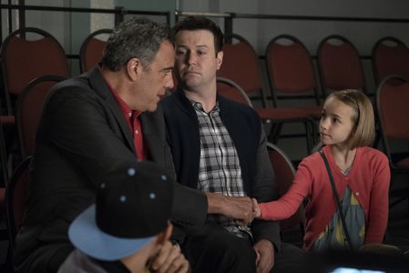 Marlow Barkley in Single Parents (2018)