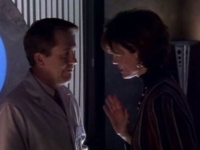 Michael Blakley and Louan Gideon in The Secret World of Alex Mack (1994)