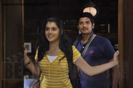 Jiiva and Taapsee Pannu in Vanthaan Vendraan (2011)