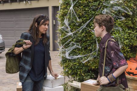 Pamela Adlon and Hannah Riley in Better Things (2016)