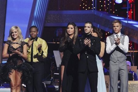 Jennifer Grey, Kyle Massey, Maksim Chmerkovskiy, Derek Hough, Lacey Schwimmer, Mark Ballas, and Bristol Palin in Dancing