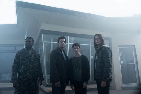 Morgan Spector, Okezie Morro, Danica Curcic, and Russell Posner in The Mist (2017)