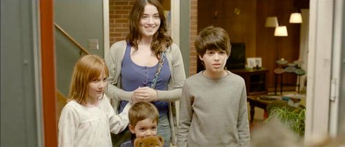 Sarah Bolger, Joshua Rush, Thomas Bair, and Carly Adams in Emelie (2015)