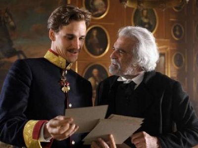 Omar Sharif and Max von Thun in The Crown Prince (2006)