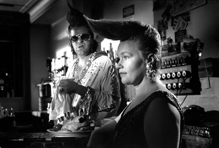 Kirsi Tykkyläinen and Mato Valtonen in Leningrad Cowboys: Those Were the Days (1992)