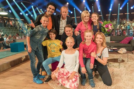 Annette Frier, Johannes B. Kerner, Rolando Villazón, Carmen Nebel, Max Giermann, and Faye Montana in Das Spiel beginnt! 