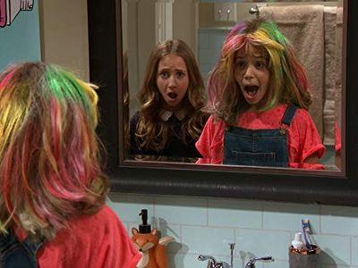 Ava Kolker and Ruth Righi in Sydney to the Max (2019)